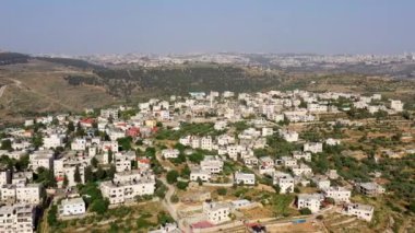 Filistin Köyü Beyt Surik Camii, Hava Aracı ile Filistin Köyü ve Kudüs Dağları üzerinden İsrail