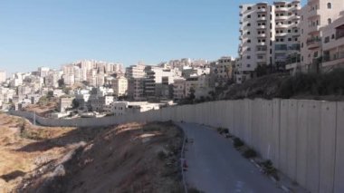 Filistin Mültecileri Kampı Beton Duvarın Arkasında, Dolly 'nin havadan görünüşü, Anata, Kudüs Haziran 2020
