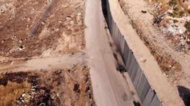 Filistin Mültecileri Kampı Beton Duvarın Arkasında, Dolly 'nin havadan görünüşü, Anata, Kudüs Haziran 2020