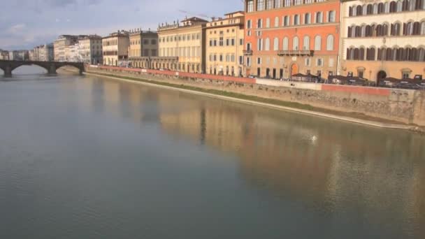 フィレンツェ トスカーナの古い橋からのパノラマビュー — ストック動画