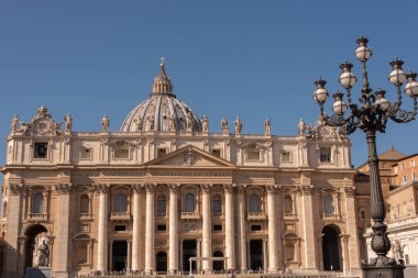 Vatikan şehri, Roma 'nın merkezinde, İtalya' da, Roma Katolik Kilisesi 'nin kalbidir.