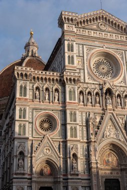 Giotto 'nun çan kulesiyle Floransa Katedrali cephesi