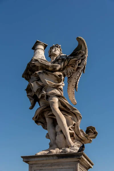 Pomnik Artystyczny Kamienia Brązu Przedstawiający Posąg — Zdjęcie stockowe