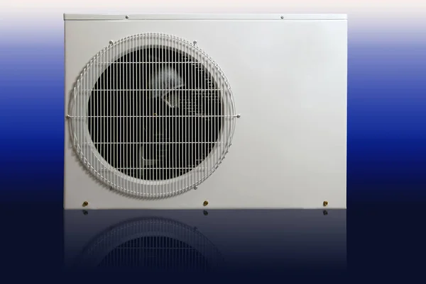 Airconditioner Het Huis Winter Verwarmen Koelen Zomer Een Gekleurde Achtergrond — Stockfoto