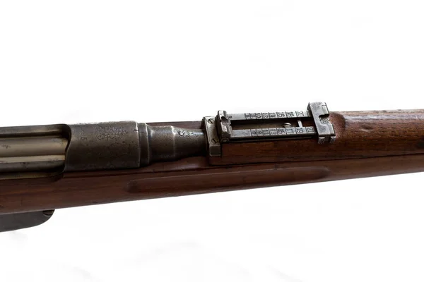 silah beyaz arkaplanda izole edildi 