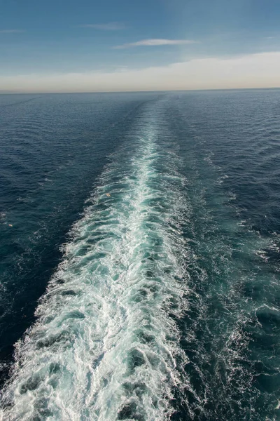 Antenn Utsikt Över Vackra Havskusten Med Blå Himmel — Stockfoto