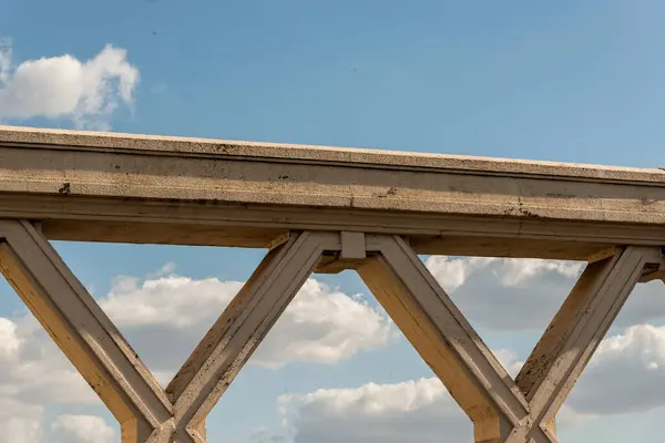 Vecchio Ponte Sul Fiume — Foto Stock