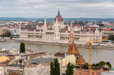 Budapeşte, hungary. Budapeşte ve Macaristan parlamentosuna bakış. 