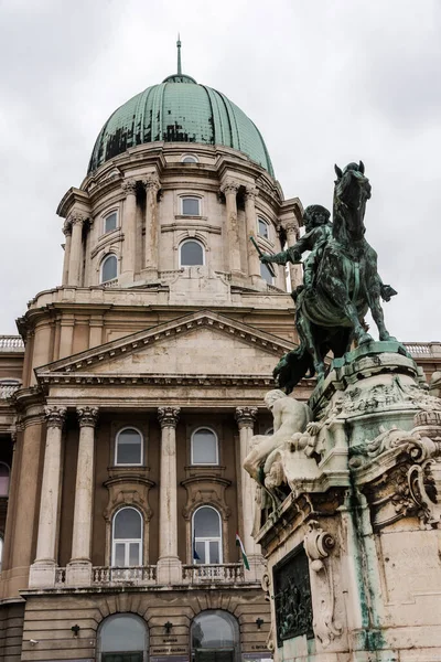 Das Denkmal Des Nationalmuseums Der Stadt Budapest — Stockfoto