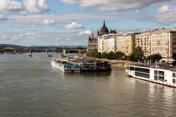 Hermosa Vista Del Danubio Budapest Hungary Imagen De Stock