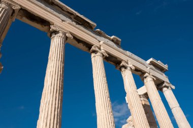 Atina 'daki Akropolis ve Partenon manzarası