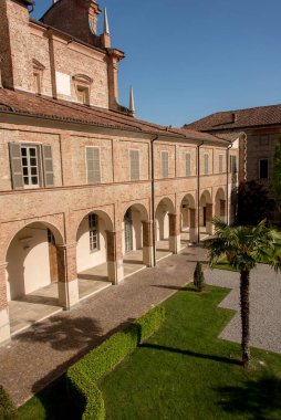 Avludaki kraliyet sarayının avlusundan manzara 