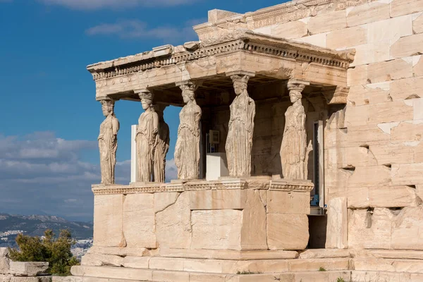 Atina 'daki Akropolis ve Partenon manzarası