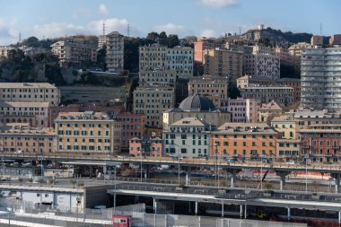 Ceneviz şehrinin panoramik görüntüsü