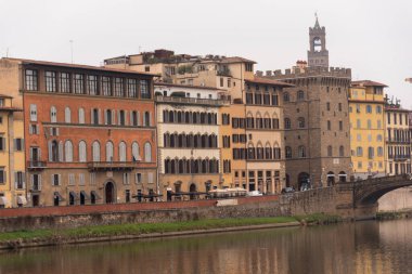 Floransa 'daki eski köprünün manzarası