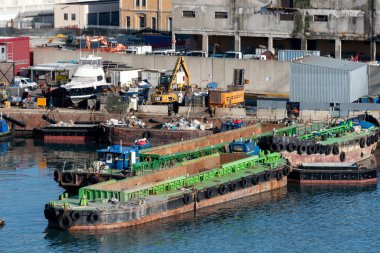 Genoa limanının panoramik görünümü