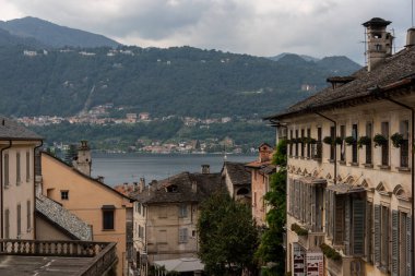 Meyve bahçesi gölü manzaralı panorama
