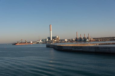 Gün batımında Valencia İspanya Limanı manzarası