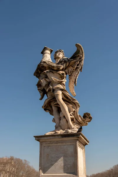 Künstlerisches Denkmal Stein Und Bronze Das Eine Statue Darstellt — Stockfoto