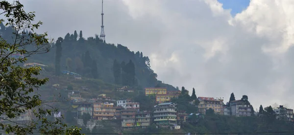 Uitzicht Het Centrum Van Darjeeling Richting Dramatische Bergketen Foto — Stockfoto