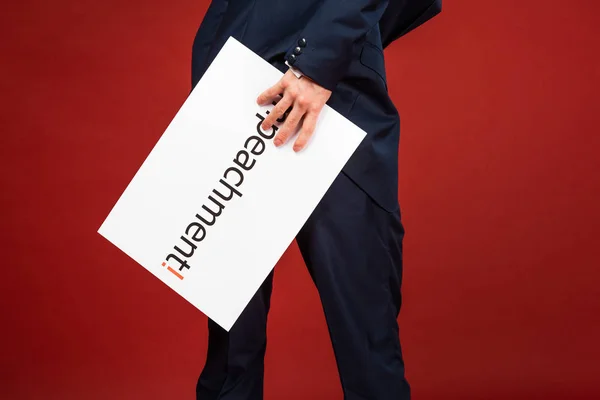 Cropped View Man Holding White Card Impeachment Lettering Red Background — Stock Photo, Image