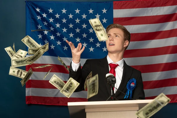 Man Throwing Cash Tribune American Flag Background — Stock Photo, Image