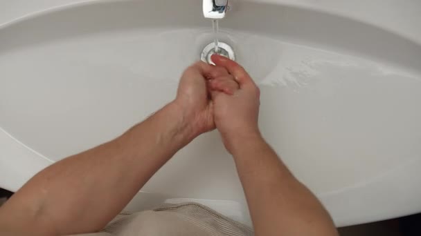 Les Mains Des Hommes Sur Lavabo Lavage Des Mains — Video