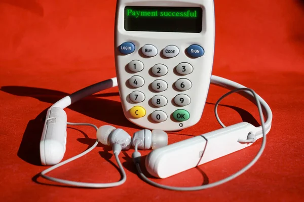 Online Purchase Successful Message Card Reader Online Headphone Shopping Home — Stock Photo, Image