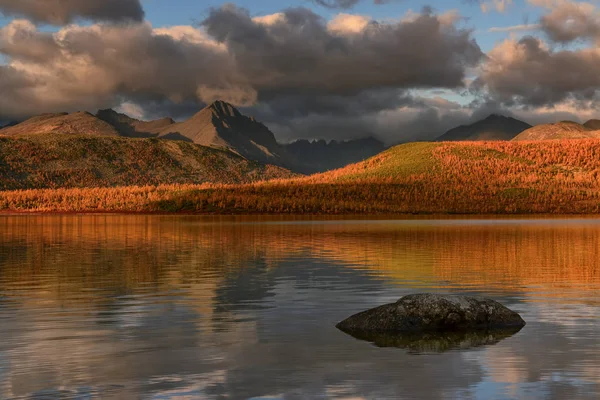 Sonniger Morgen Auf Dem Lake Jack London Kolyma Magadan Region — Stockfoto