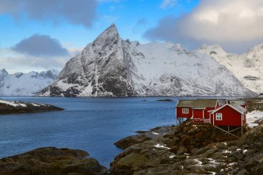 Norveç 'teki ev dağlara karşı, Lofoten Adaları, Norveç