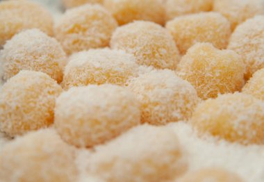 Beijinho de Coco, geleneksel Brezilya şekeri 