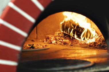 fırında pişirme pizza
