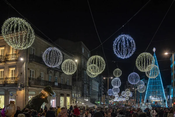 Décoration de Noël et lumières de la ville de Vigo — Photo