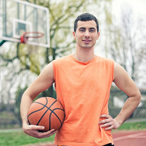Jugador de baloncesto caucásico —  Fotos de Stock