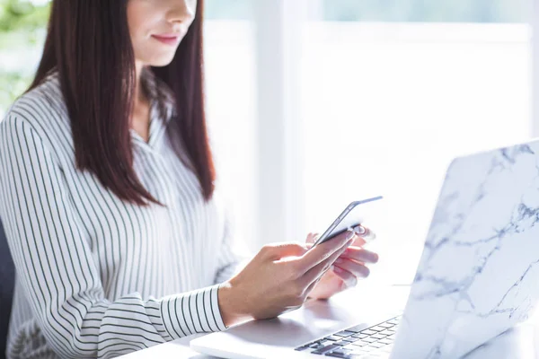 Woman Working in Office — Stock Photo, Image