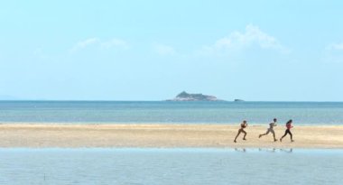 Arkadaşlar birlikte koşu