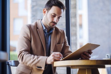 yakışıklı işadamı yazma