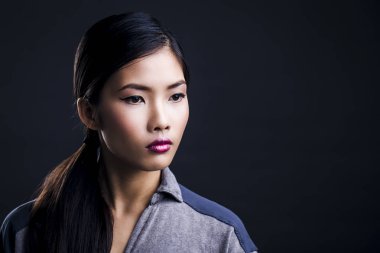 güzel genç Asyalı kadın yan arıyorum