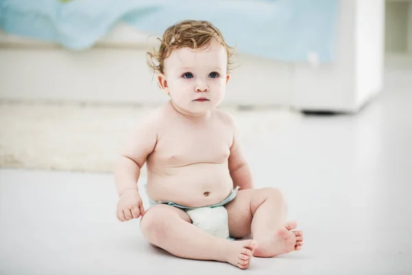 Sevimli beyaz bebek çocuk — Stok fotoğraf