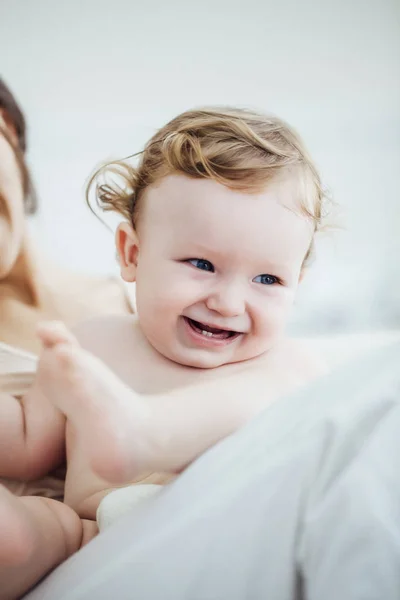 Bebé niño riendo —  Fotos de Stock