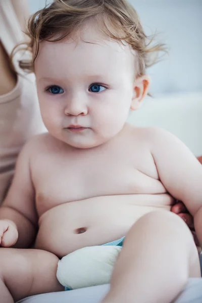 Schattige babyjongen — Stockfoto