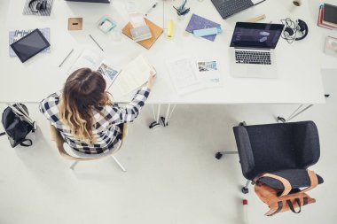Sınıf öğrencisi kız Üniversitesi