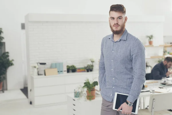 Portret van knappe zakenman — Stockfoto