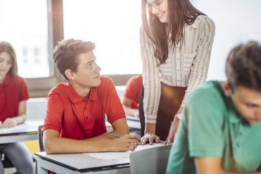 Lise öğrencilerinin sınav olan