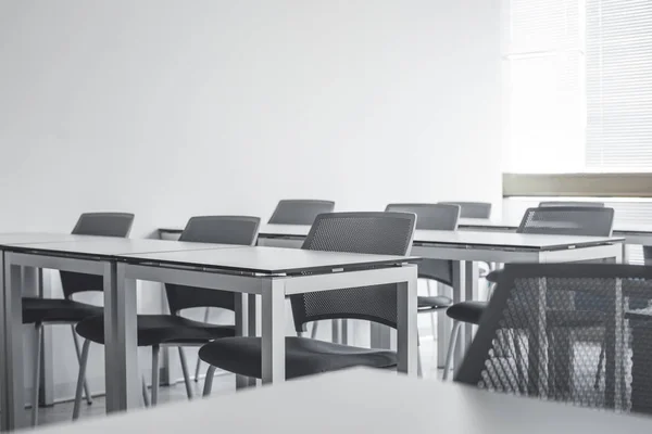 Modernes Klassenzimmer an der Oberschule — Stockfoto