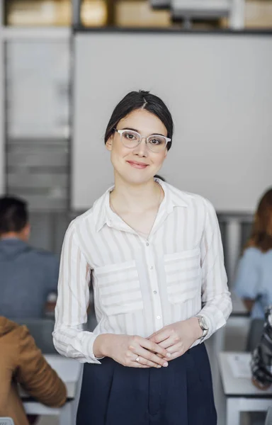 Ritratto di insegnante donna — Foto Stock