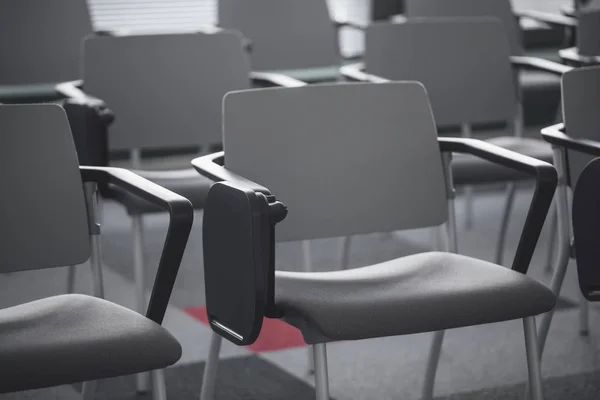 Chaises à la salle de congrès — Photo