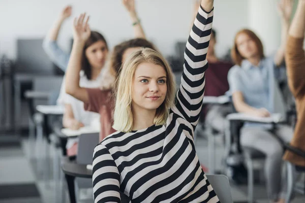 Students Rising Hands to Answer The Question — Stock Photo, Image