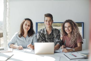 Lise öğrencilerinin portresi