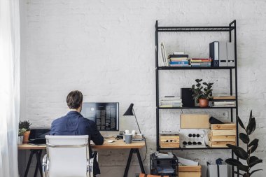 Serbest işadamı çalışma